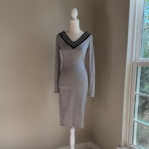 WantMyLook Gray Long Sleeve Dress V-neck with Black Accents